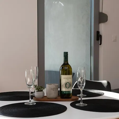 Nikolina Appartement *