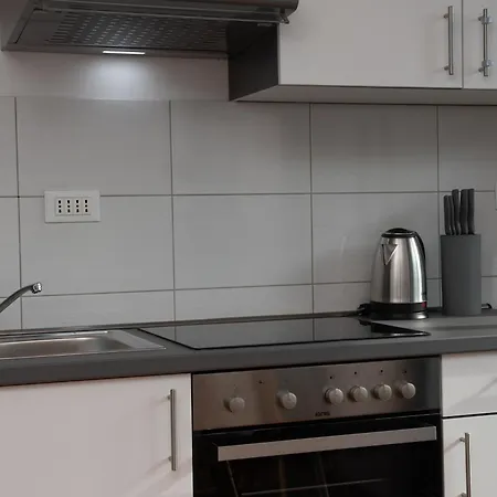 Nikolina Appartement *